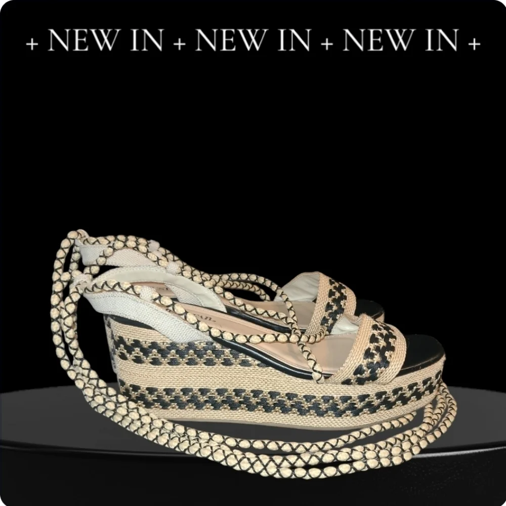 Strappy wedge sandals NWOB size 9